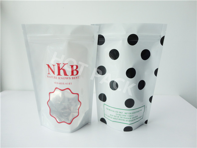 20g Organic  Plastic Stand Up Pouch With Green And Black Printing For Food